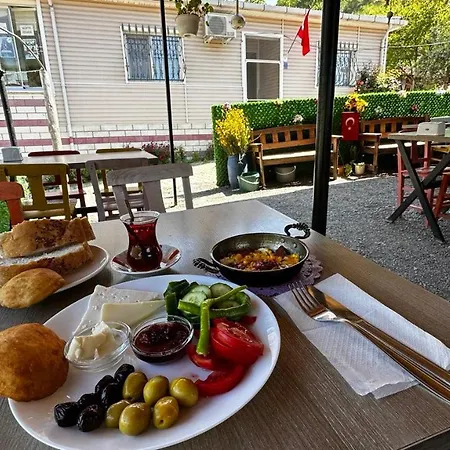 Ucmakdere Pansiyon Homestay *